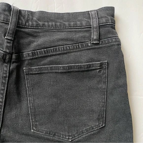 Madewell High-Rise Denim Shorts in Lunar Wash - Picture 11 of 12